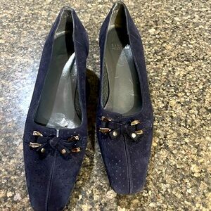 Stuart Weitzman navy shoes